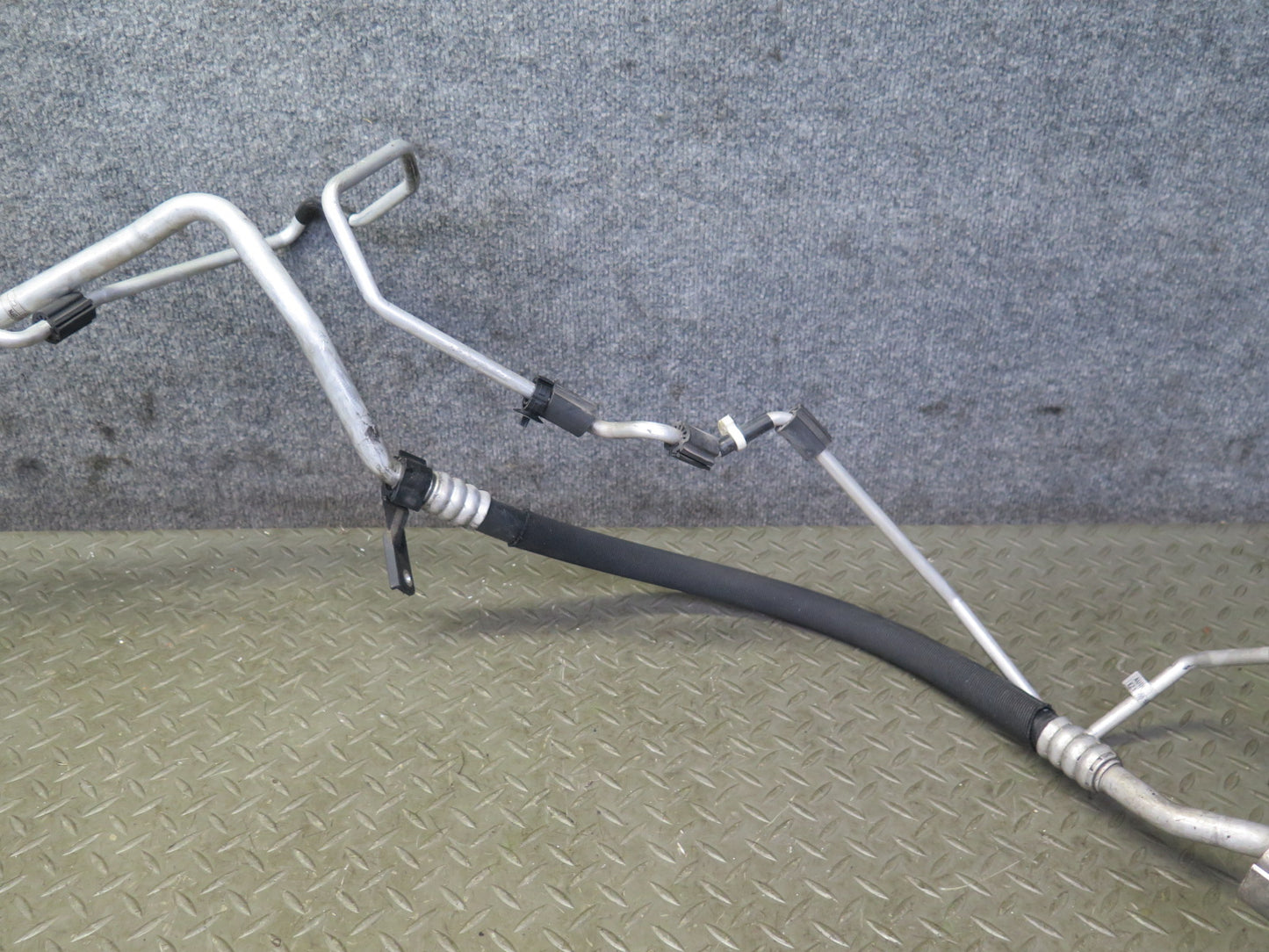 2010 Audi B8 S5 4.2L A/C Air Condition Hose Pipe Line Set OEM