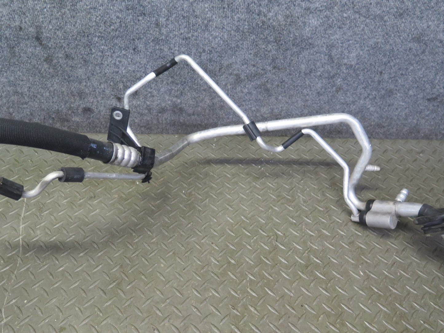 2010 Audi B8 S5 4.2L A/C Air Condition Hose Pipe Line Set OEM