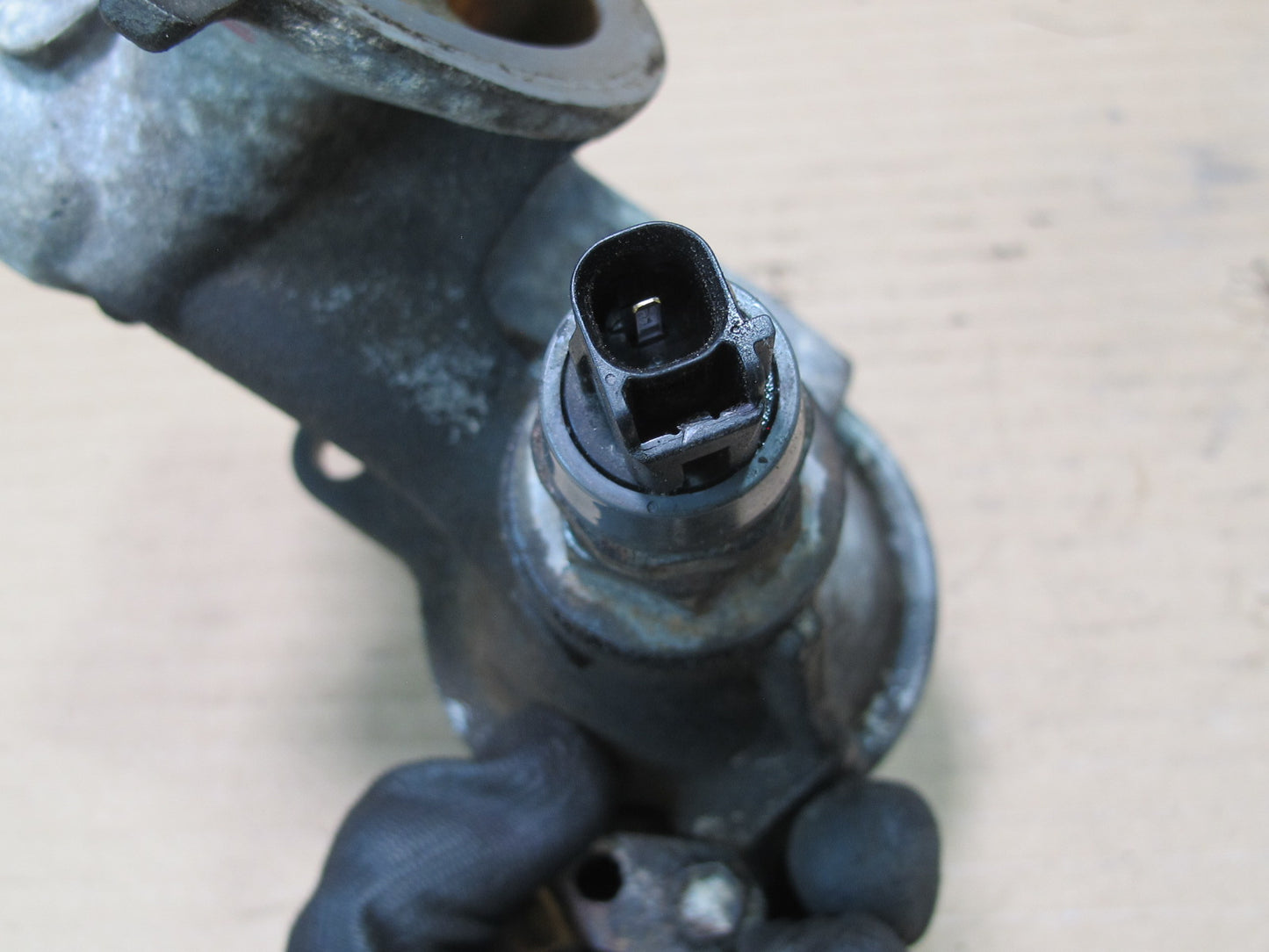 98-00 Lexus JZZ31L SC300 2JZGE Engine Oil Filter Housing OEM