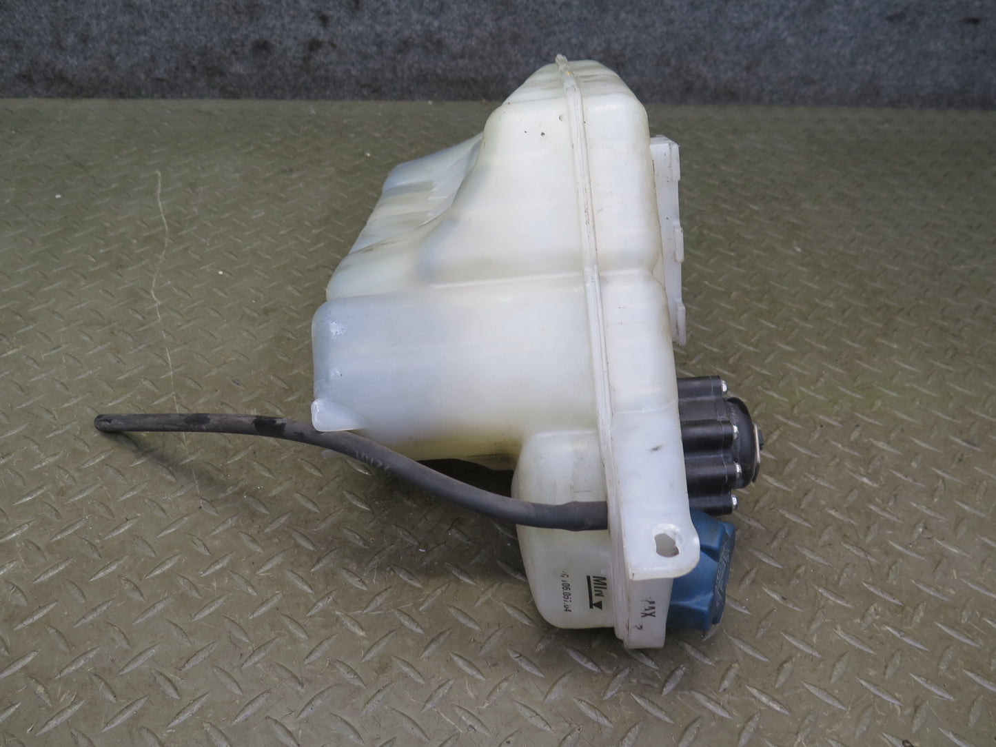 1999-2005 Porsche 911 996 Engine Coolant Expansion Overflow Reservoir Tank