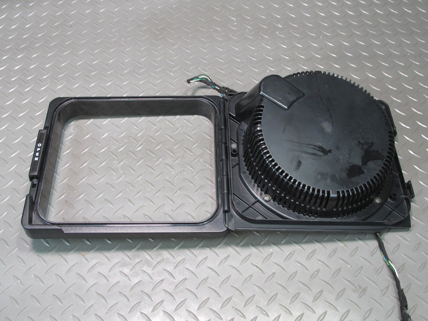 01-06 BMW E46 330ci Convertible Rear Subwoofer Speaker w Cover OEM