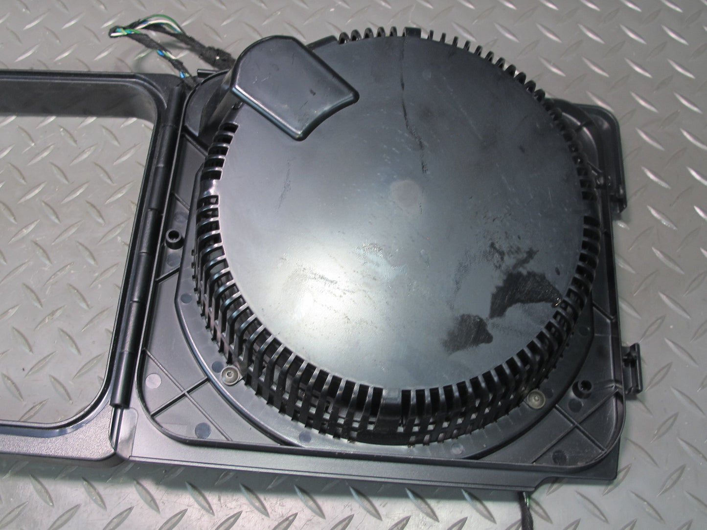 01-06 BMW E46 330ci Convertible Rear Subwoofer Speaker w Cover OEM