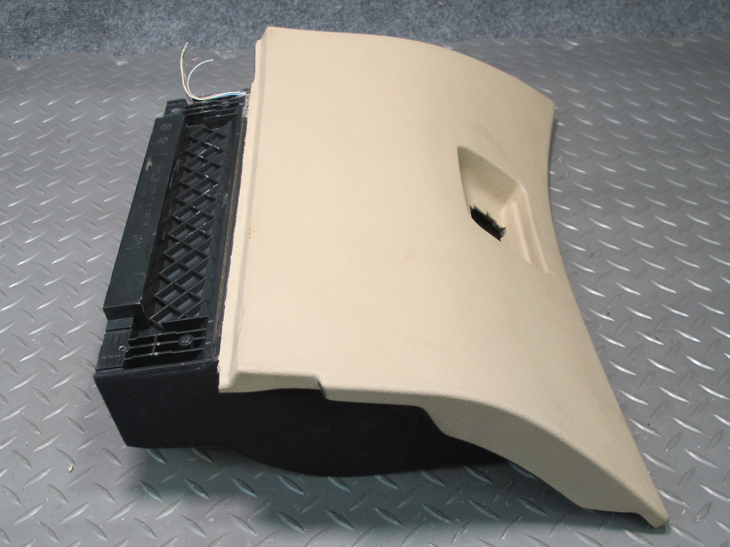 01-06 BMW E46 330ci Conv Dash Glove Box Storage Compartment Door Lid Beige OEM
