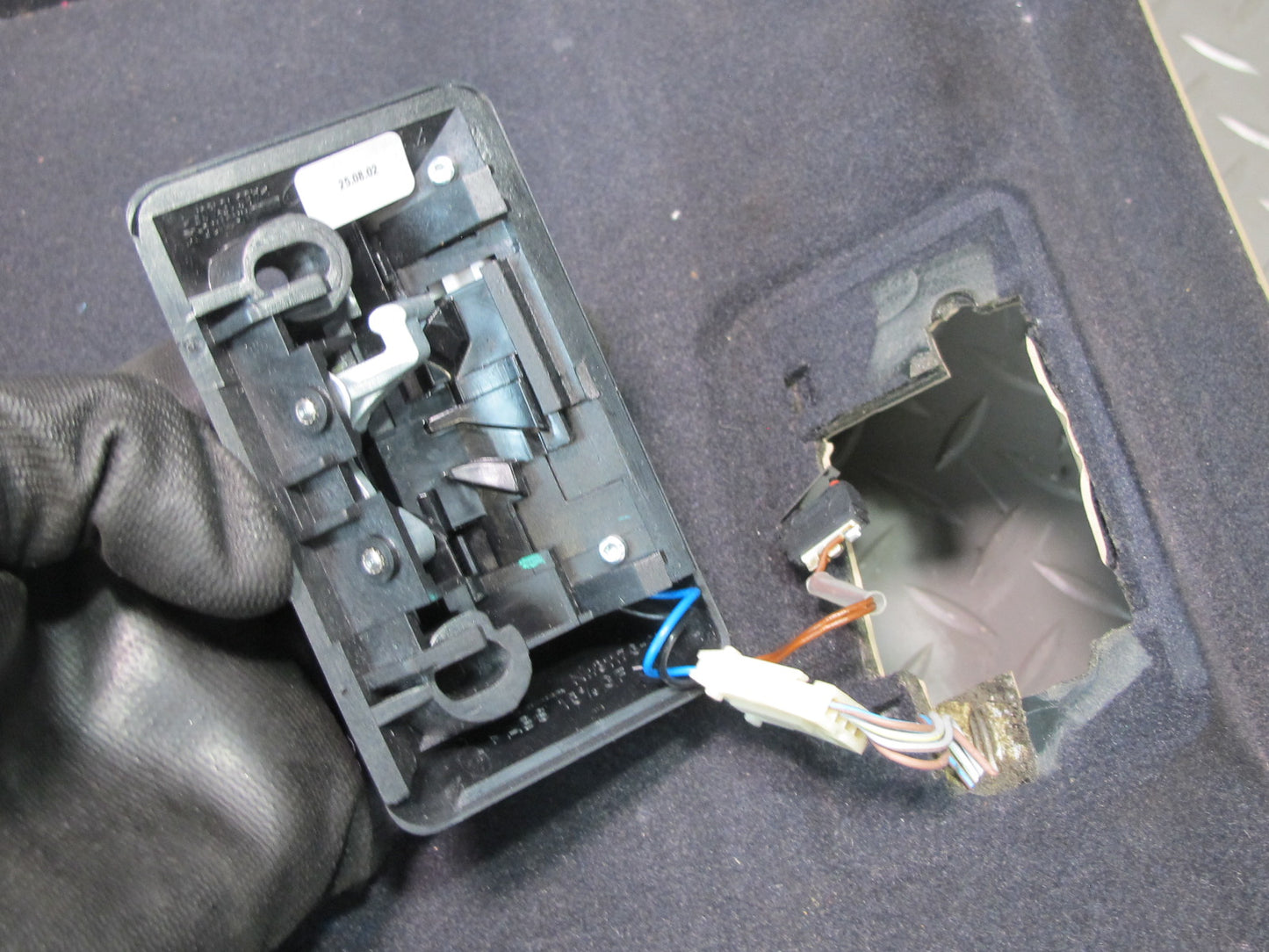 01-06 BMW E46 330ci Conv Dash Glove Box Storage Compartment Door Lid Beige OEM