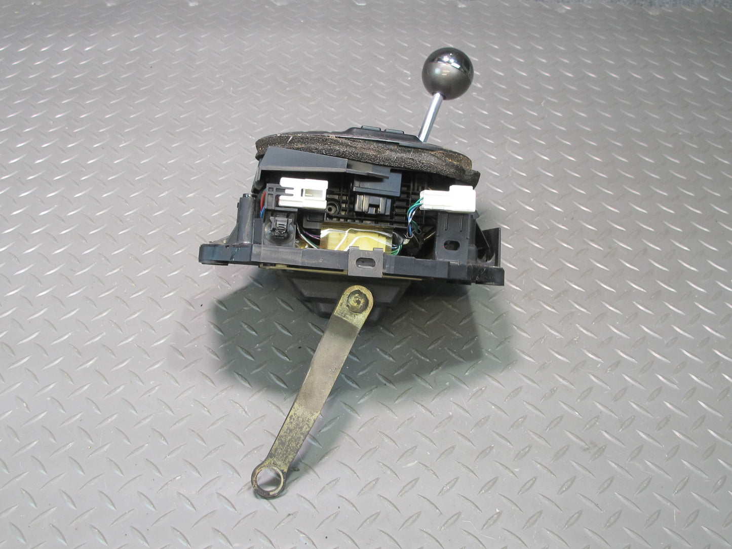 01-05 Lexus JCE10L IS300 A/T Automatic Transmission Gear Shifter w Knob OEM