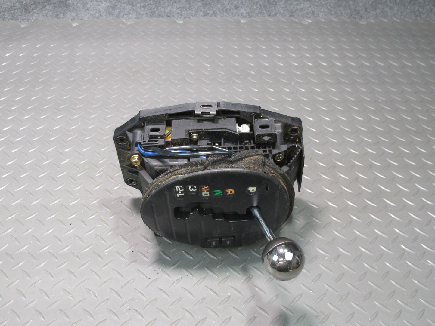 01-05 Lexus JCE10L IS300 A/T Automatic Transmission Gear Shifter w Knob OEM