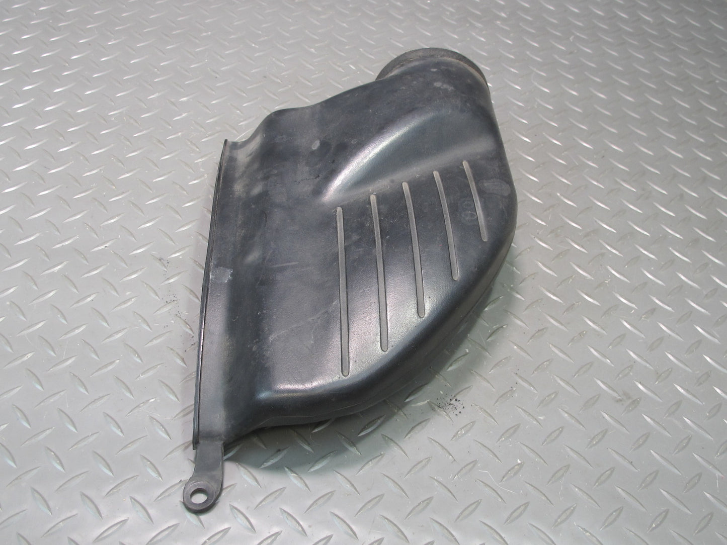 01-05 Lexus JCE10L IS300 Air Intake Cleaner Filter Box Cover 17751-46140 OEM