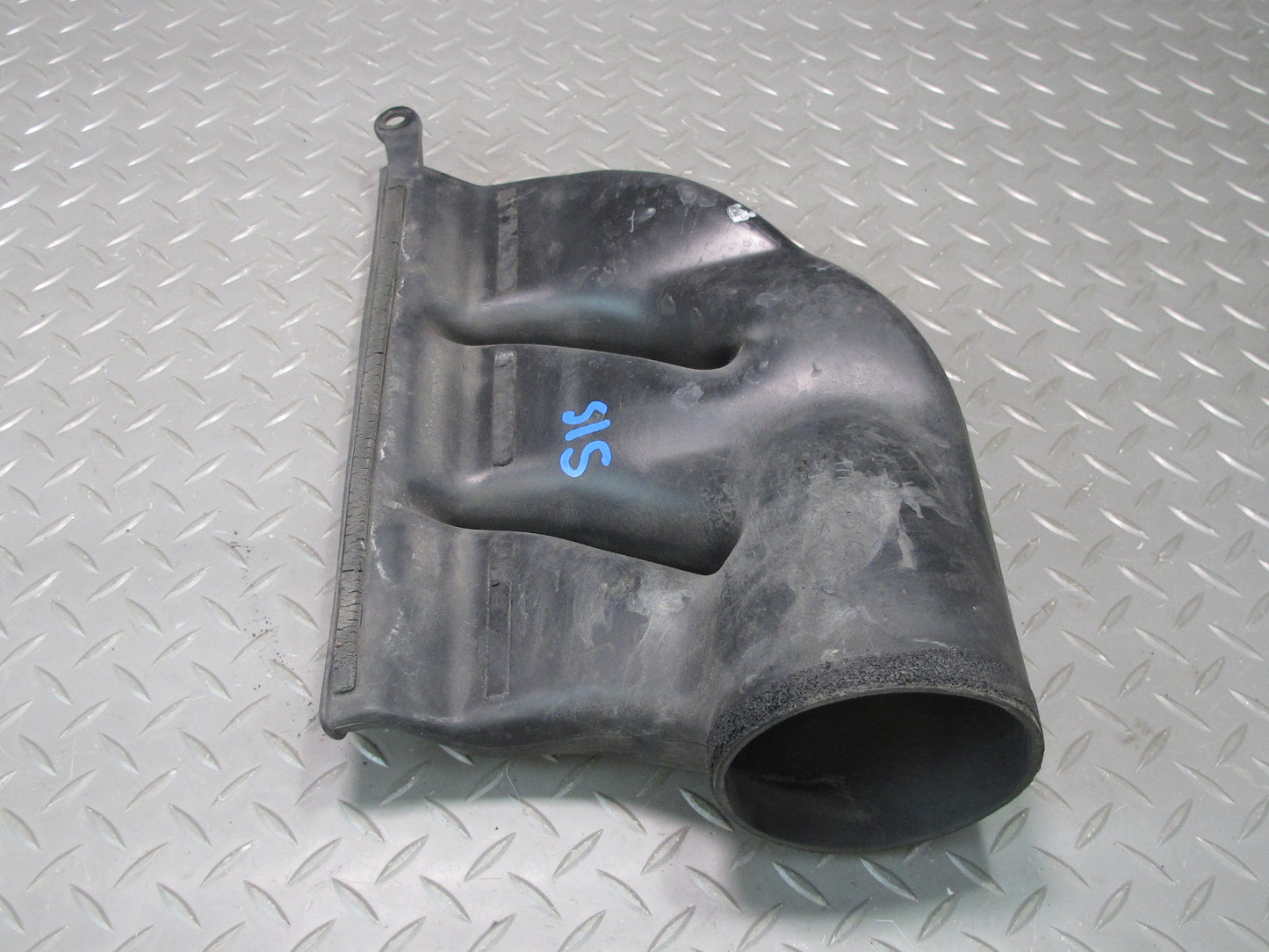 01-05 Lexus JCE10L IS300 Air Intake Cleaner Filter Box Cover 17751-46140 OEM