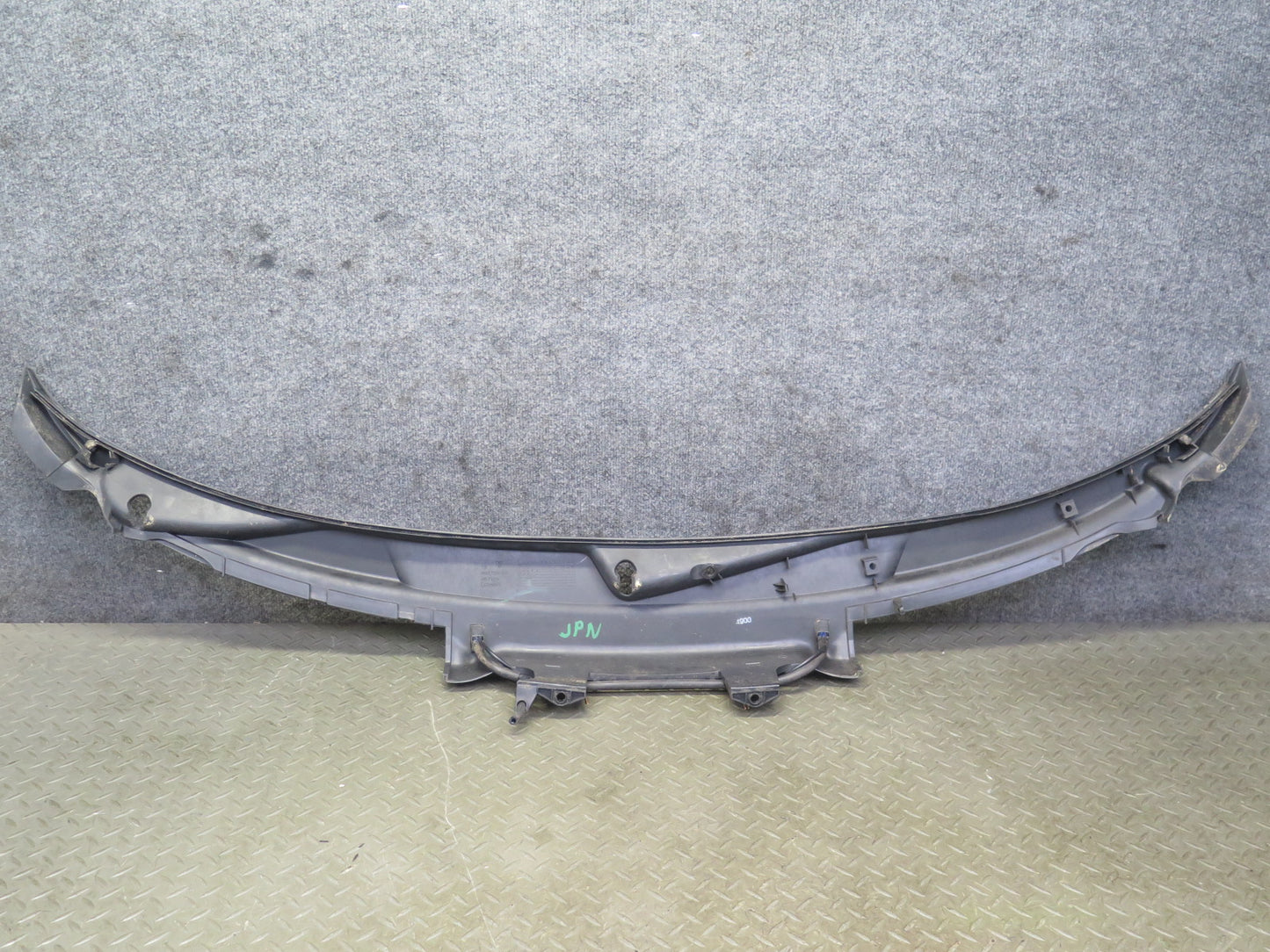 2001-2005 Porsche 911 Carrera 996 Windshield Wiper Cowl Vent Trim Cover Panel