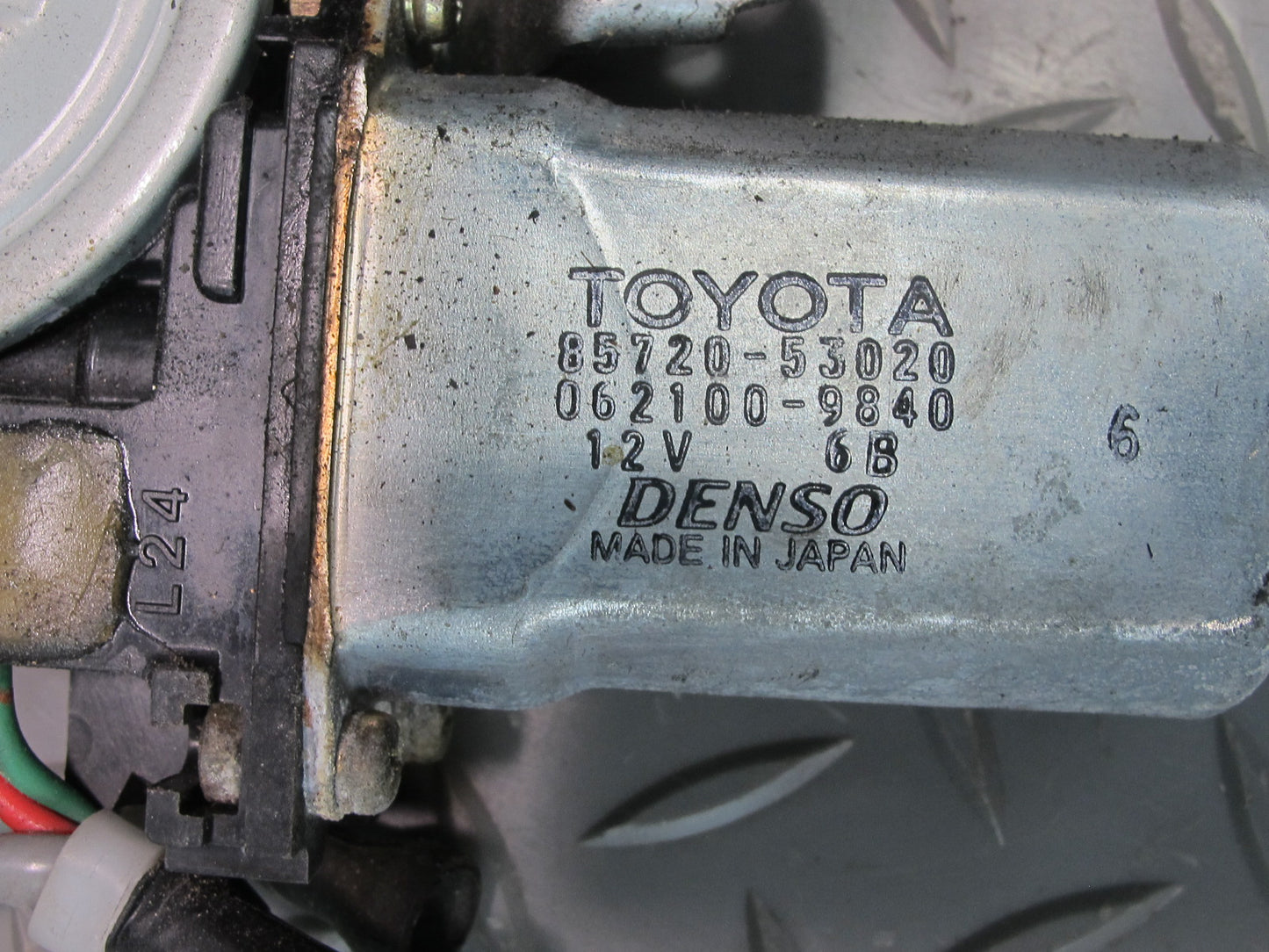 01-05 Lexus JCE10L IS300 Front Right Door Window Regulator w Motor OEM