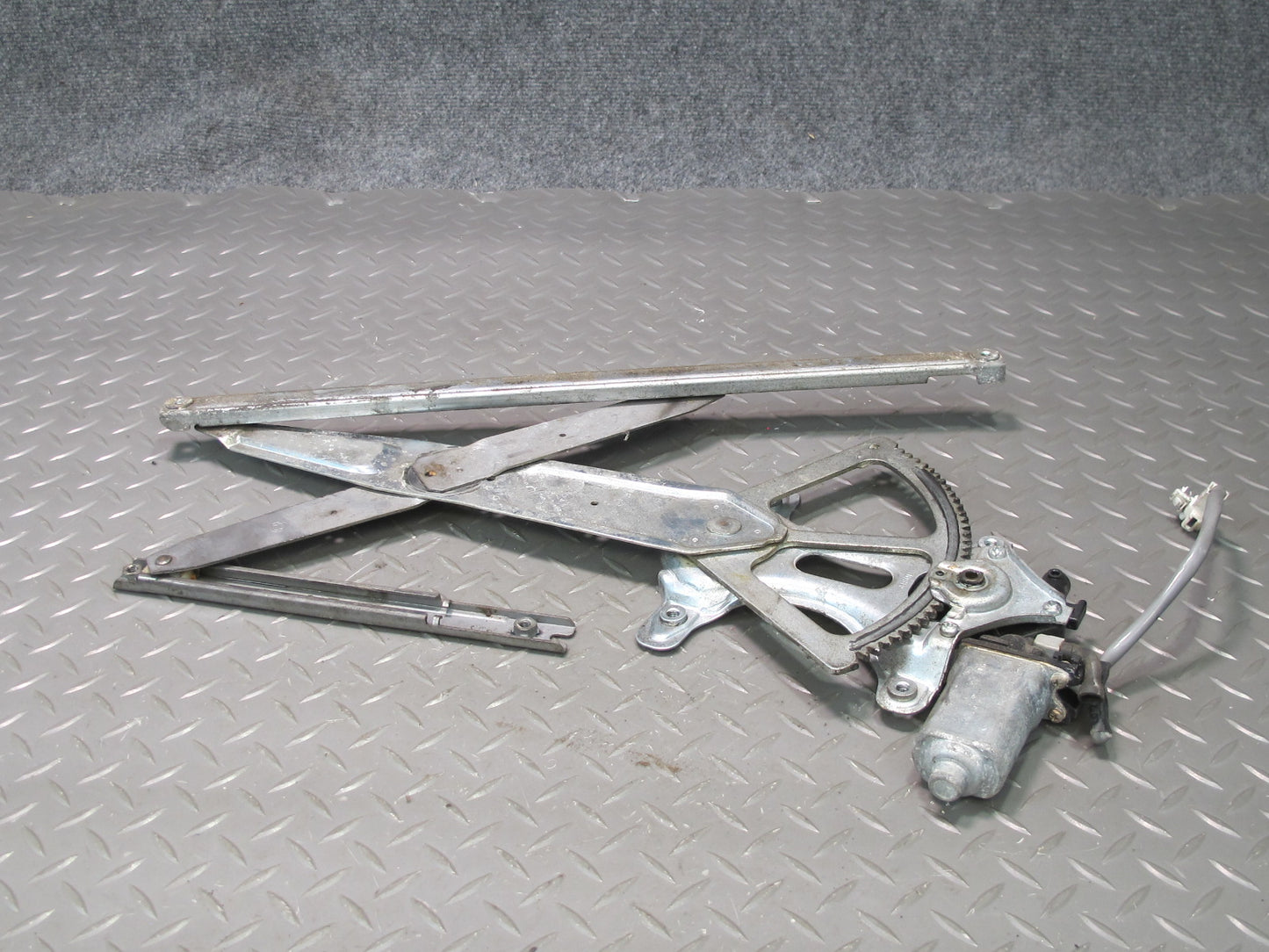 01-05 Lexus JCE10L IS300 Front Right Door Window Regulator w Motor OEM