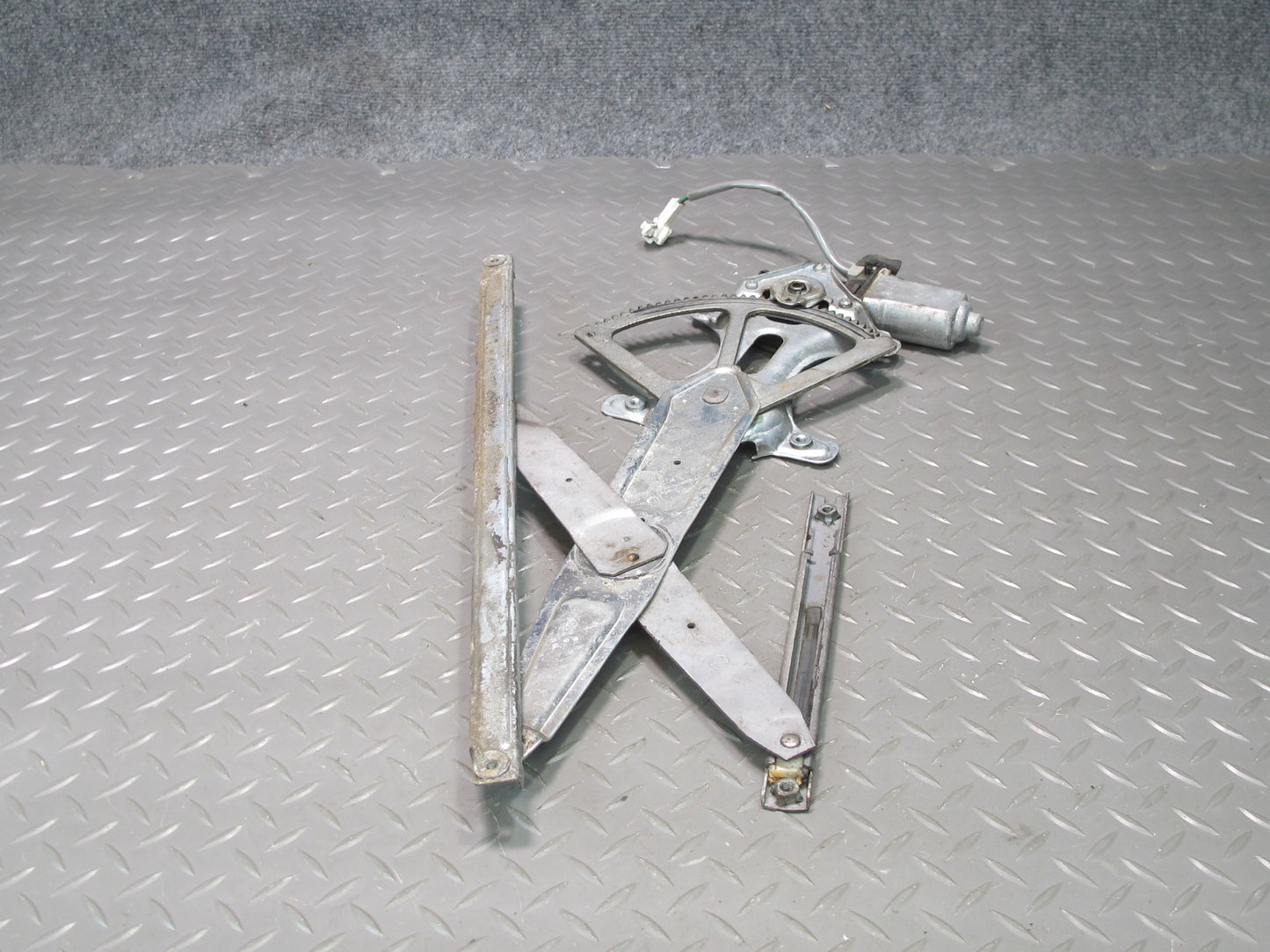 01-05 Lexus JCE10L IS300 Front Right Door Window Regulator w Motor OEM