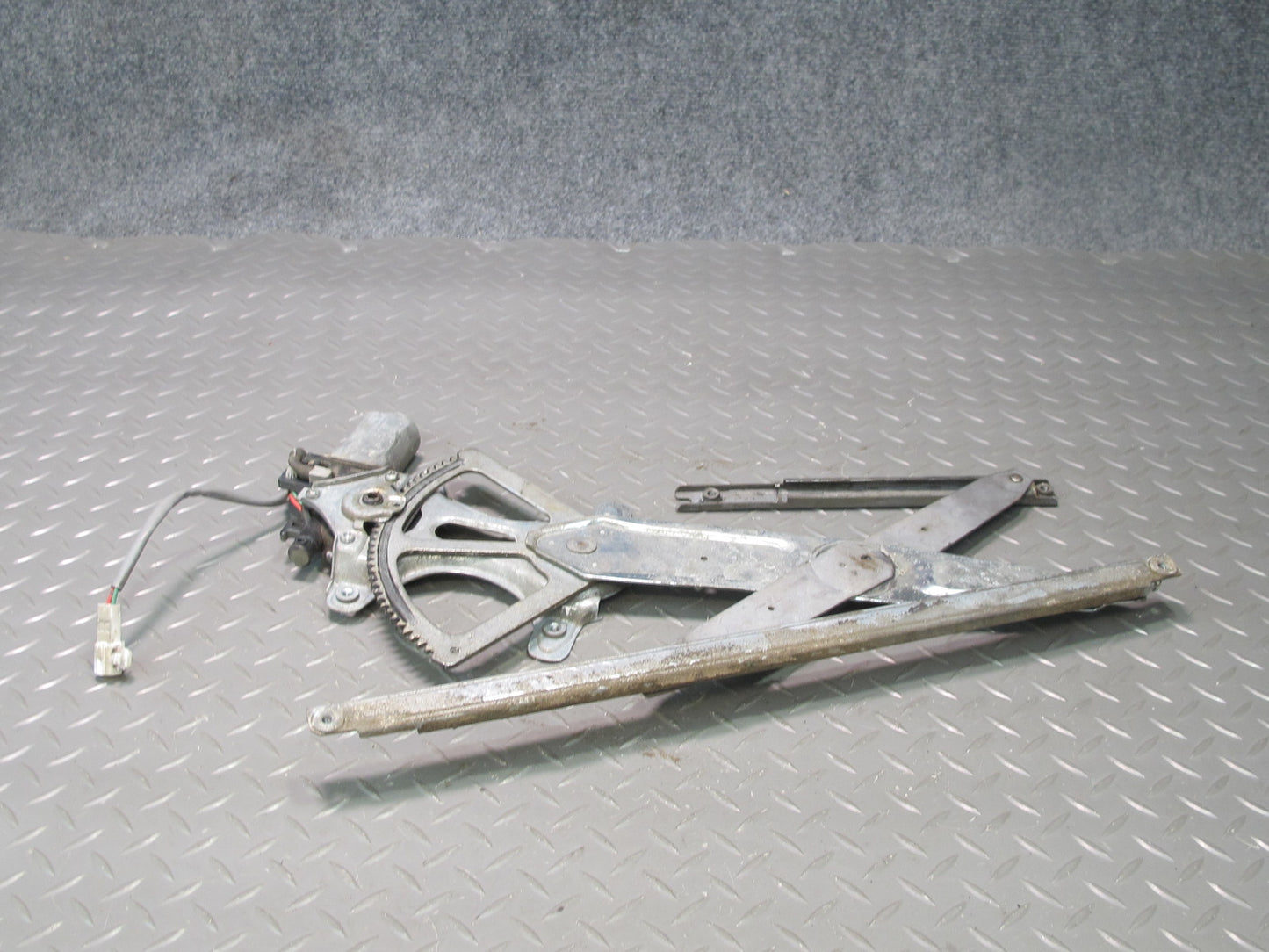 01-05 Lexus JCE10L IS300 Front Right Door Window Regulator w Motor OEM