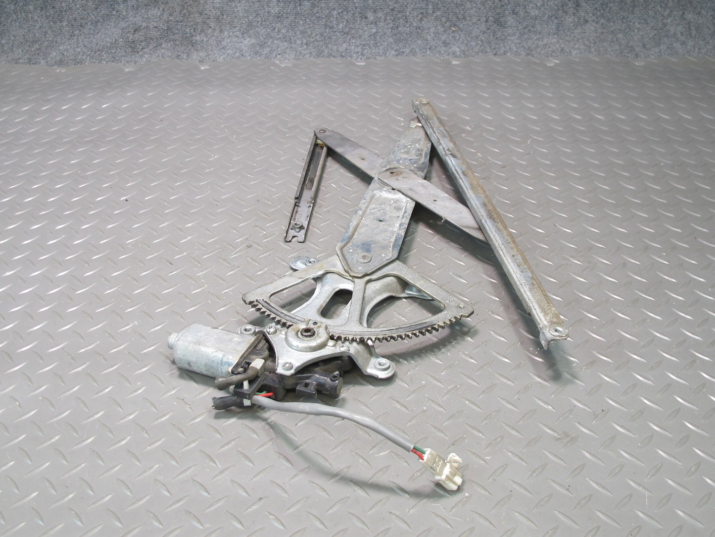 01-05 Lexus JCE10L IS300 Front Right Door Window Regulator w Motor OEM