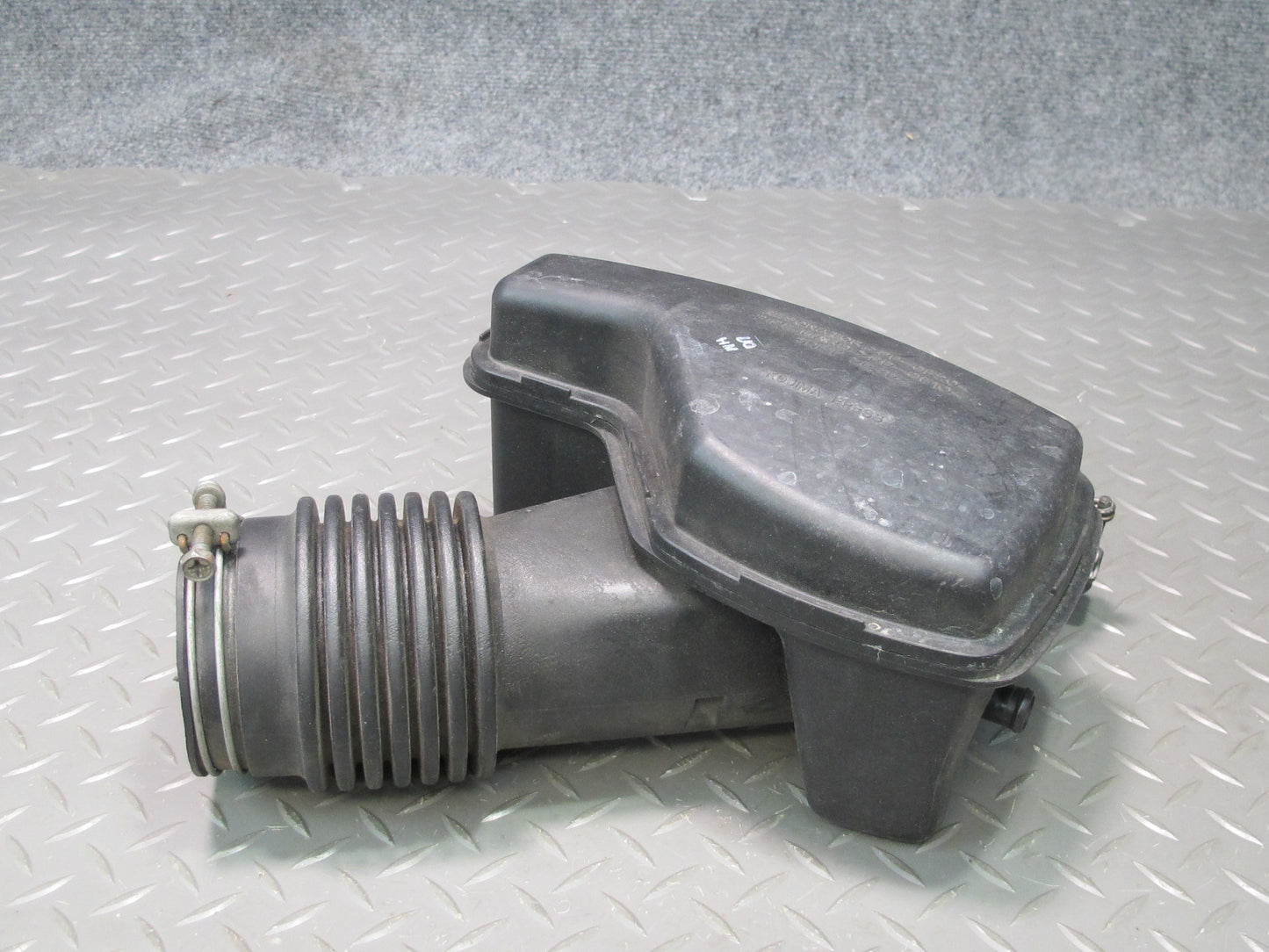 01-05 Lexus IS300 Engine Air Intake Cleaner Resonator Tube Duct OEM