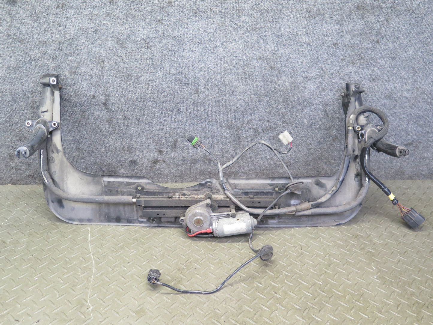 1999-2005 Porsche 911 Carrera 996 Rear Engine Deck Lid Spoiler Drive Motor Assy
