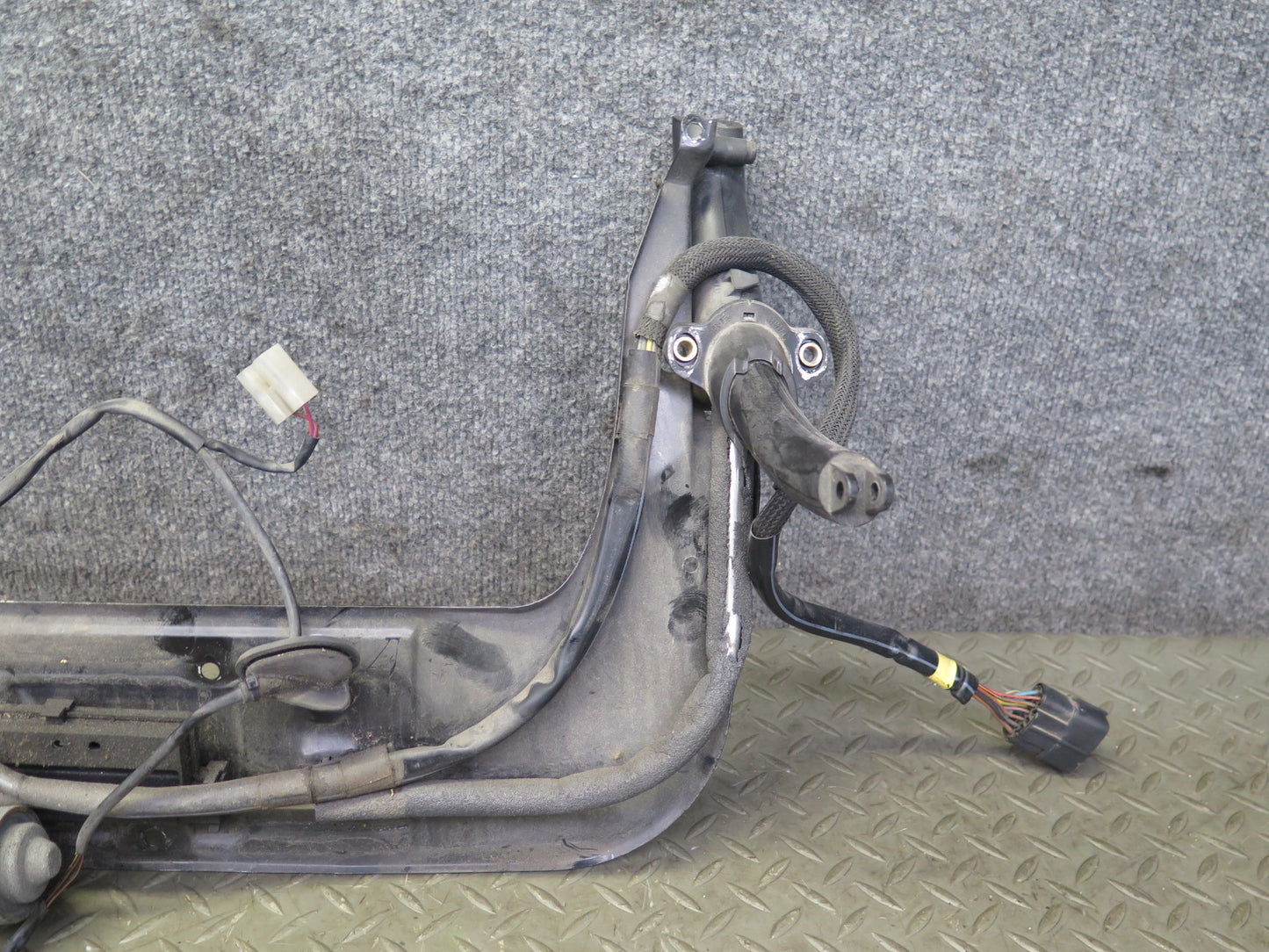 1999-2005 Porsche 911 Carrera 996 Rear Engine Deck Lid Spoiler Drive Motor Assy