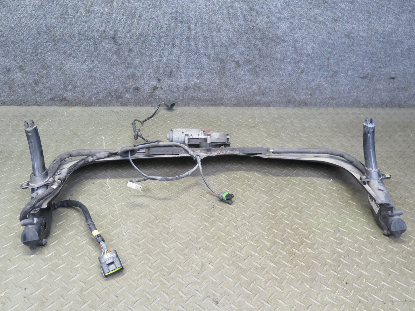 1999-2005 Porsche 911 Carrera 996 Rear Engine Deck Lid Spoiler Drive Motor Assy