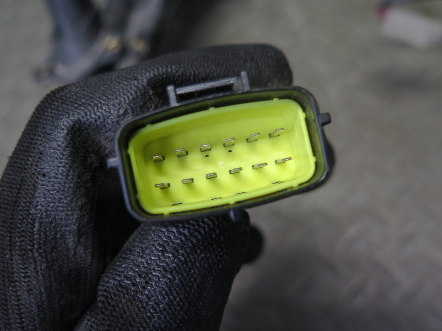 1999-2005 Porsche 911 Carrera 996 Rear Engine Deck Lid Spoiler Drive Motor Assy