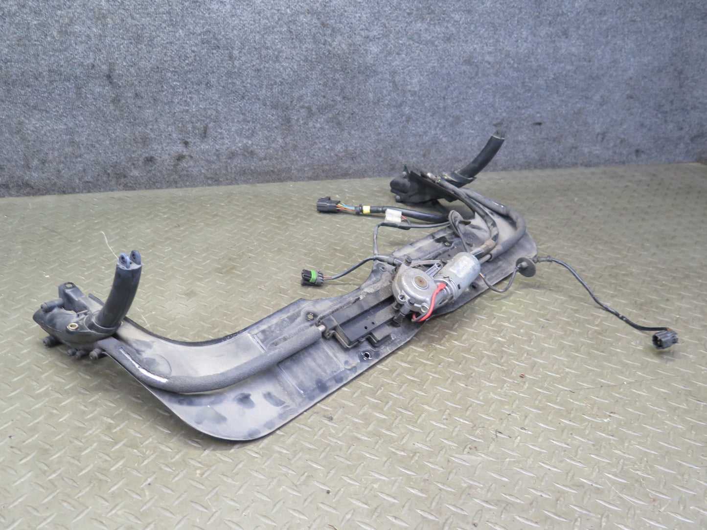 1999-2005 Porsche 911 Carrera 996 Rear Engine Deck Lid Spoiler Drive Motor Assy