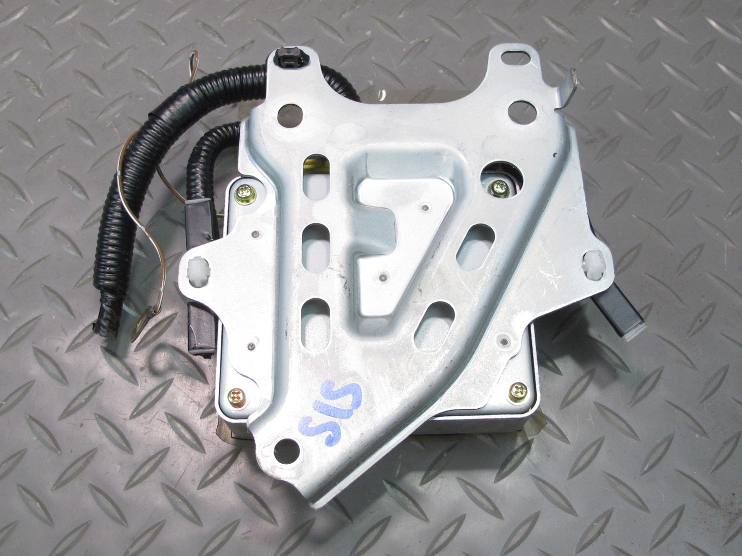 01 LEXUS IS300 SRS AIRBAG CONTROL MODULE UNIT 89170-53030 OEM