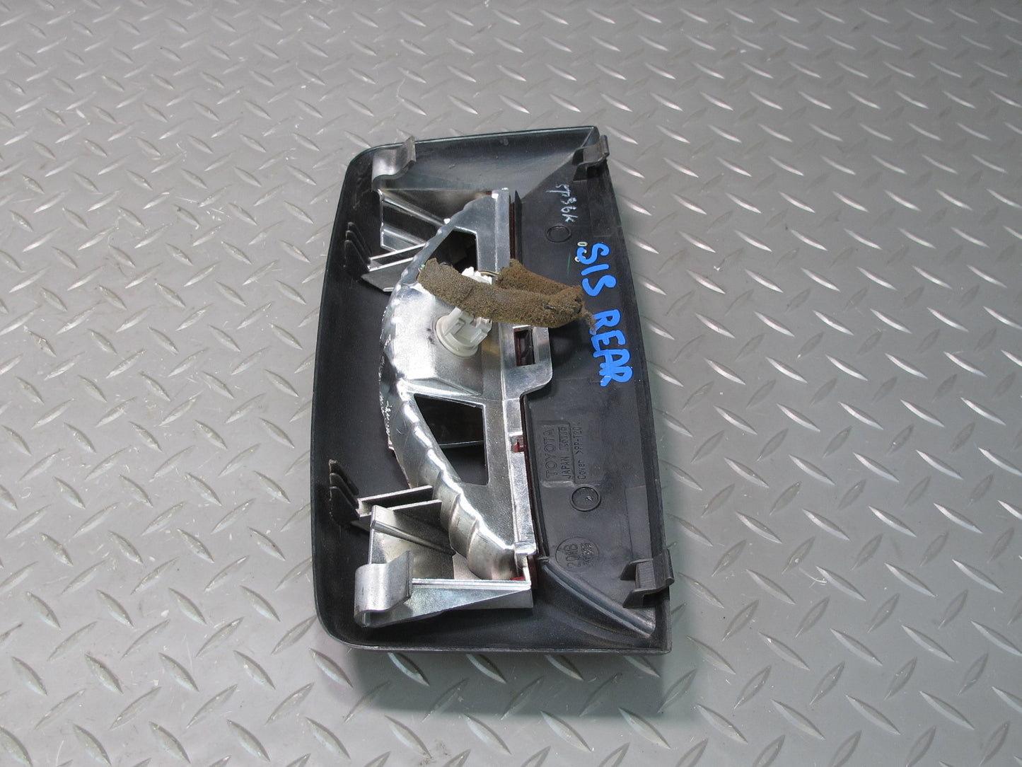 01-05 Lexus JCE10L IS300 Sedan Rear Third 3RD Center Brake Light Lamp OEM