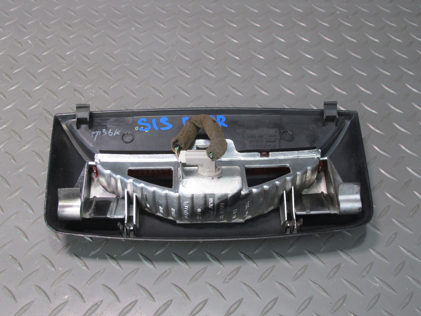 01-05 Lexus JCE10L IS300 Sedan Rear Third 3RD Center Brake Light Lamp OEM