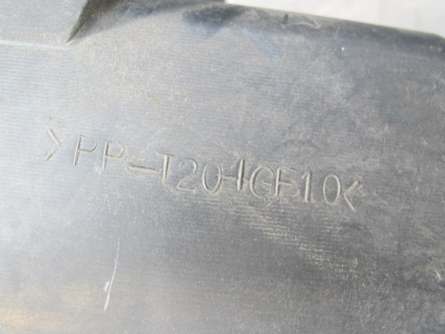 01-05 Lexus JCE10L IS300 Air Intake Cleaner Filter Box w MAF Sensor OEM