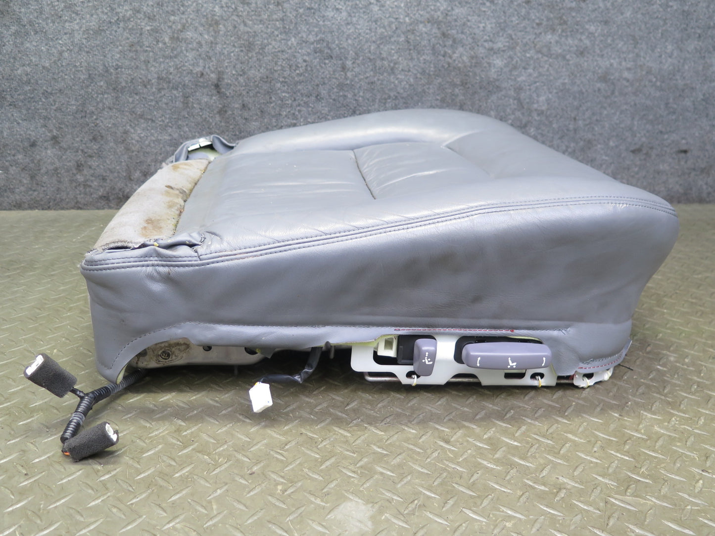 98-00 Lexus UCF20 LS400 Front Right Seat Lower Leather Cushion Gray w Switch OEM