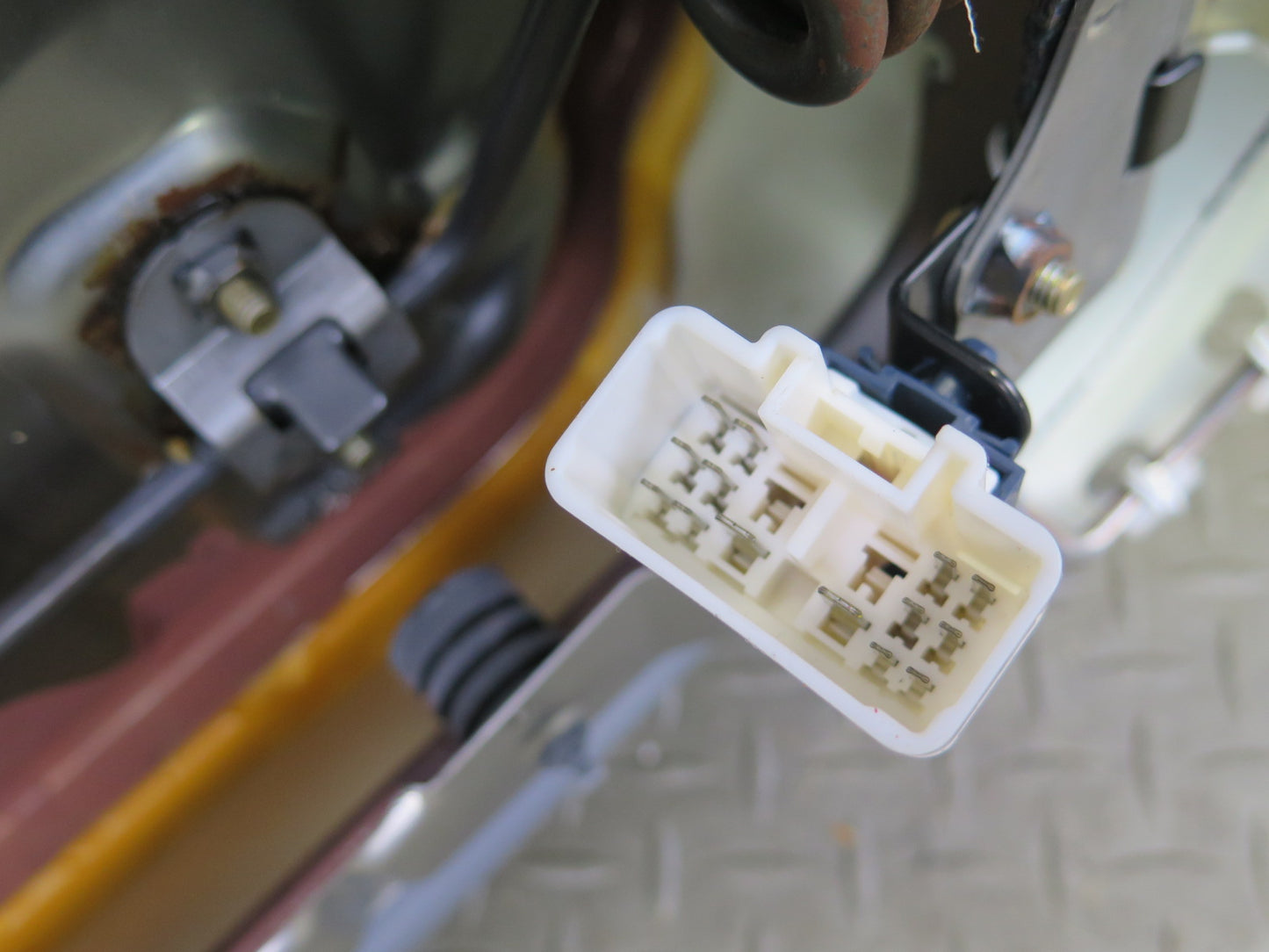 98-00 Lexus UCF20 LS400 Front Right Seat Lower Leather Cushion Gray w Switch OEM