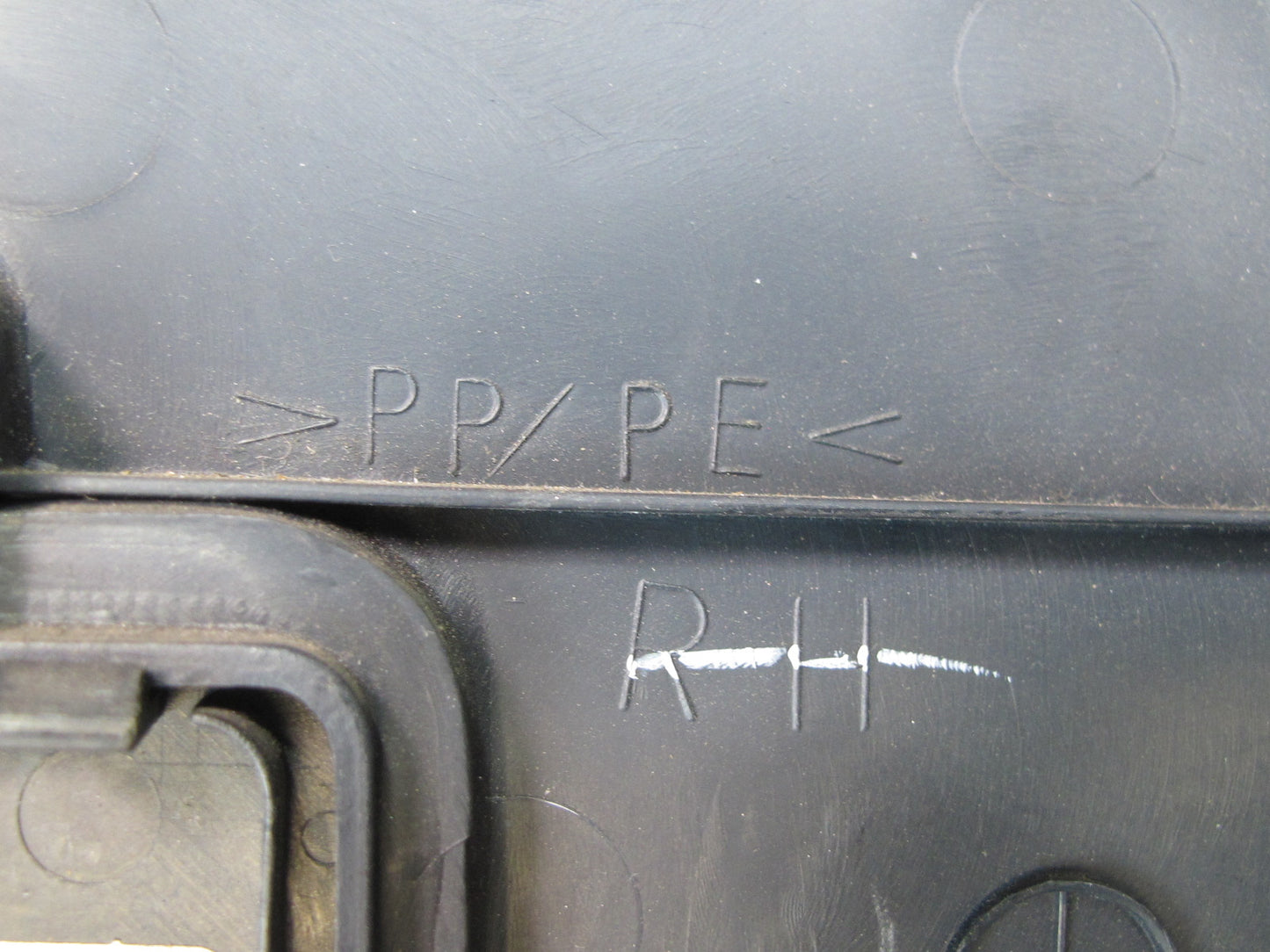 01-05 Lexus JCE10L IS300 Front Left & Right Lower Kick Trim Cover Panel Set OEM