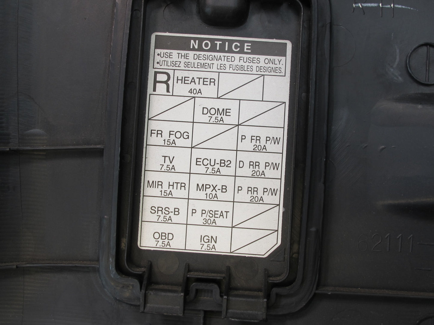 01-05 Lexus JCE10L IS300 Front Left & Right Lower Kick Trim Cover Panel Set OEM