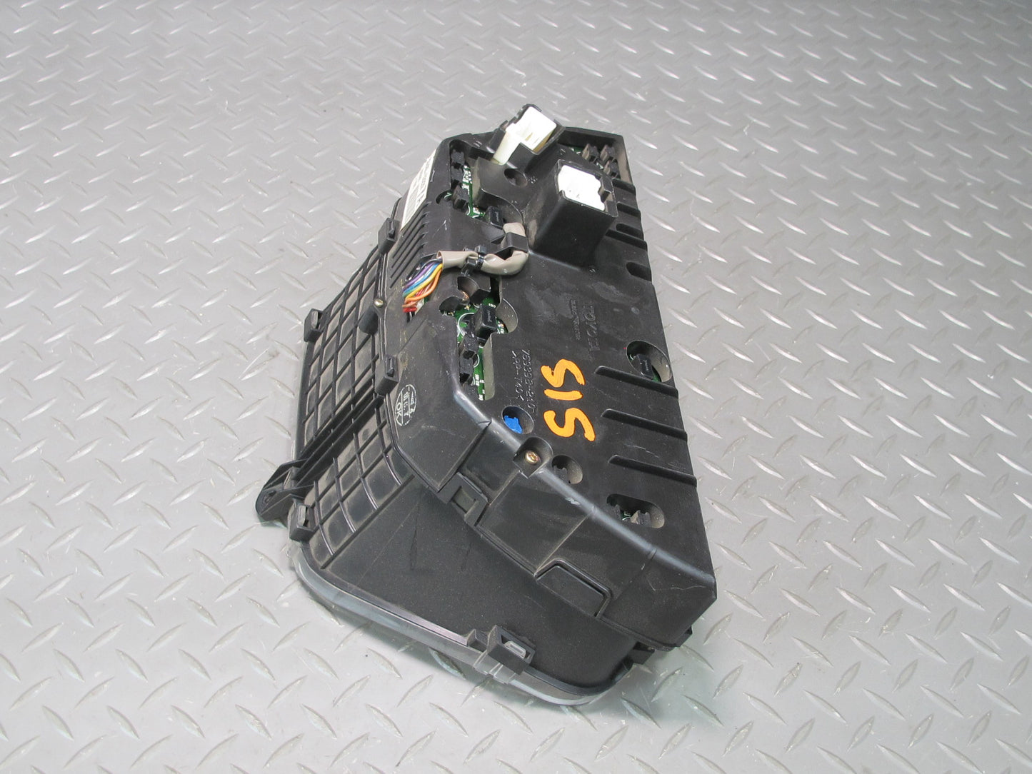 2001 Lexus JCE10L IS300 A/T Instrument Cluster Gauge Speedometer 83800-53220 OEM