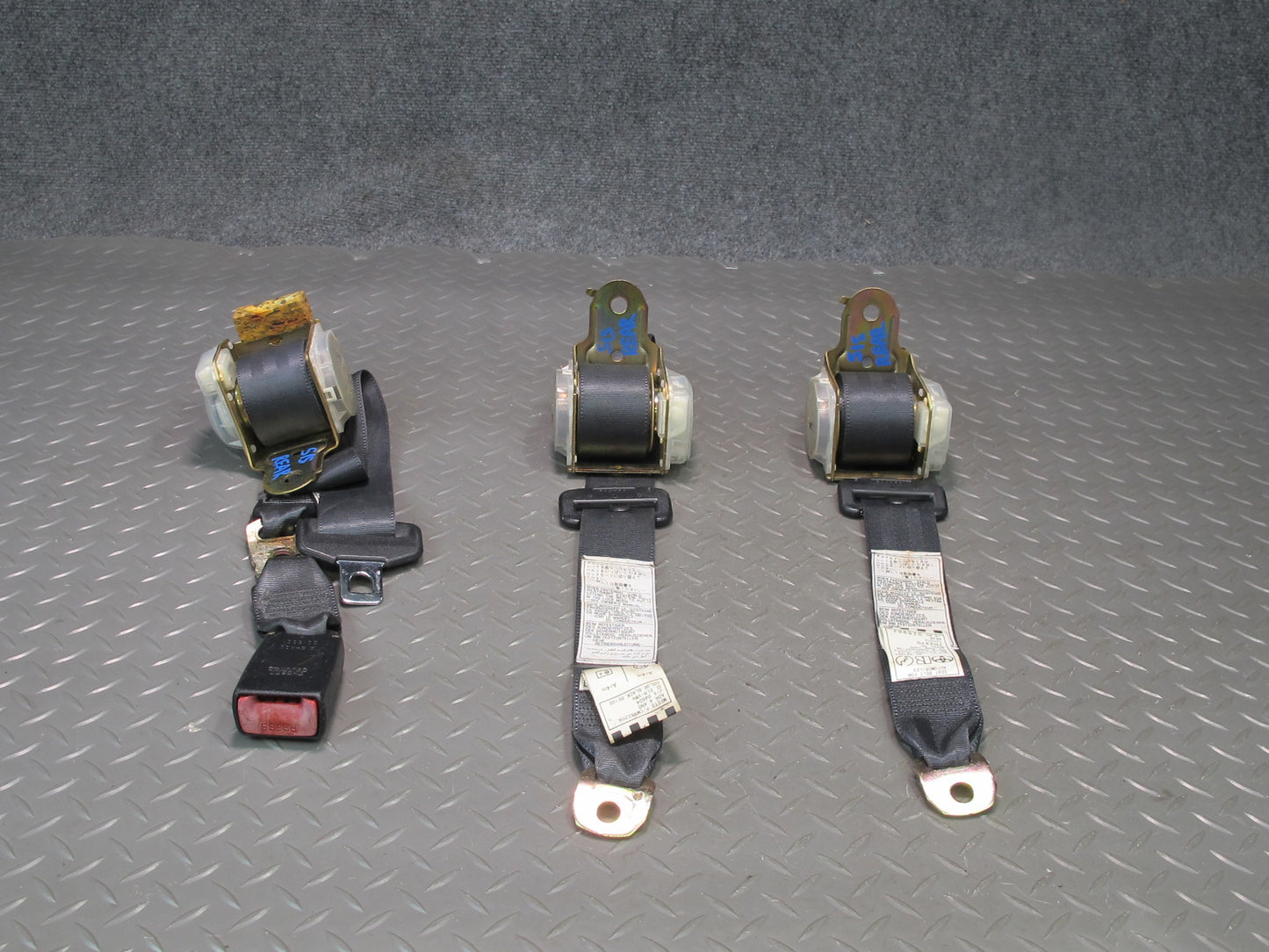 01-05 LEXUS IS300 REAR LEFT CENTER RIGHT SIDE SEATBELT RETRACTOR SET OEM