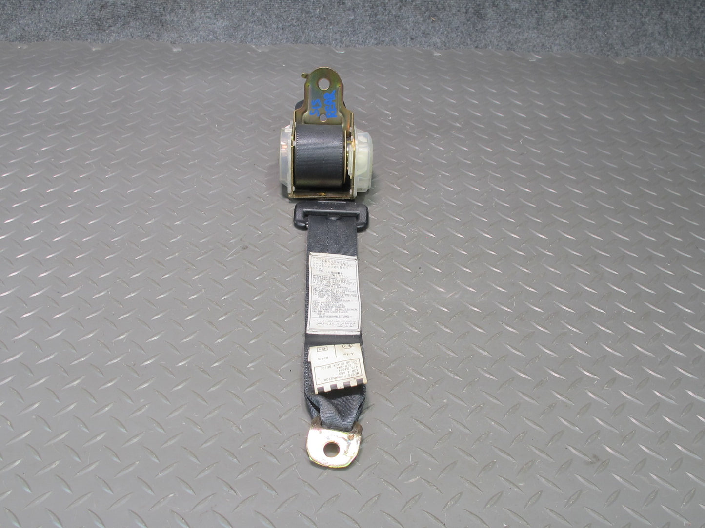 01-05 LEXUS IS300 REAR LEFT CENTER RIGHT SIDE SEATBELT RETRACTOR SET OEM