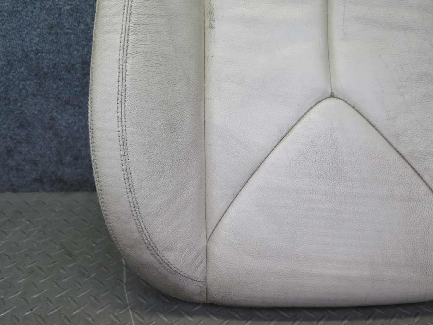 05-06 Mercedes R171 Slk-class Front Right Leather Seat Lower Cushion Beige OEM