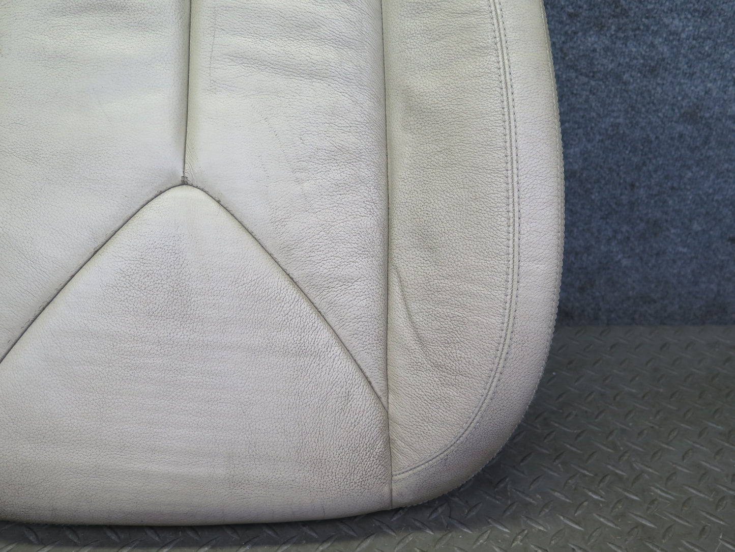 05-06 Mercedes R171 Slk-class Front Right Leather Seat Lower Cushion Beige OEM