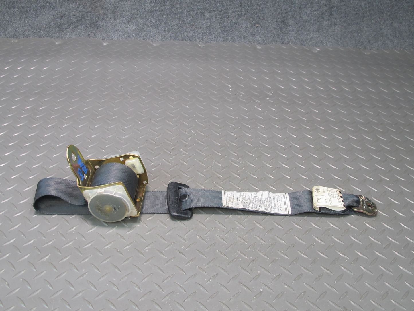 01-05 LEXUS IS300 REAR LEFT CENTER RIGHT SIDE SEATBELT RETRACTOR SET OEM