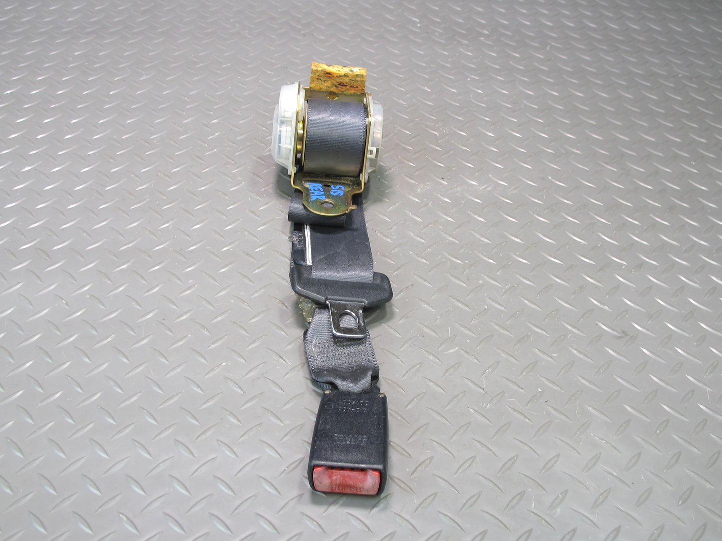 01-05 LEXUS IS300 REAR LEFT CENTER RIGHT SIDE SEATBELT RETRACTOR SET OEM