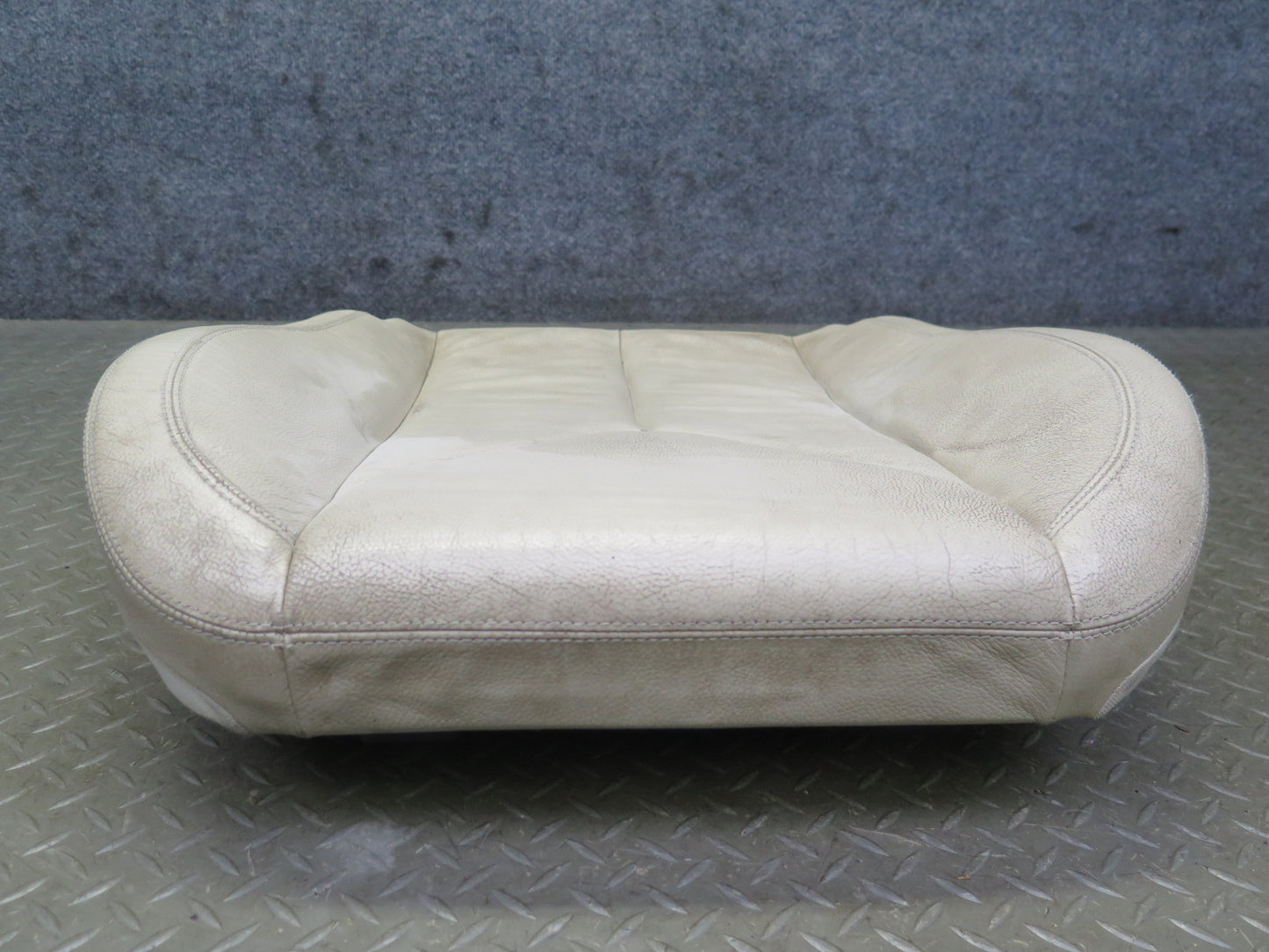 05-06 Mercedes R171 Slk-class Front Right Leather Seat Lower Cushion Beige OEM