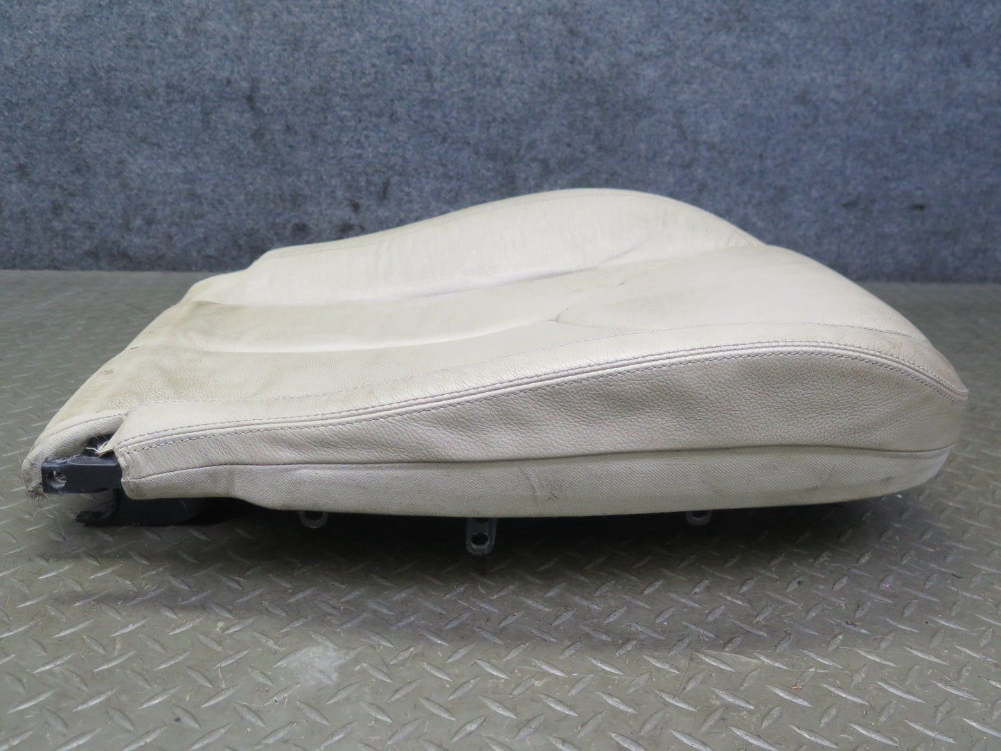 05-06 Mercedes R171 Slk-class Front Right Leather Seat Lower Cushion Beige OEM