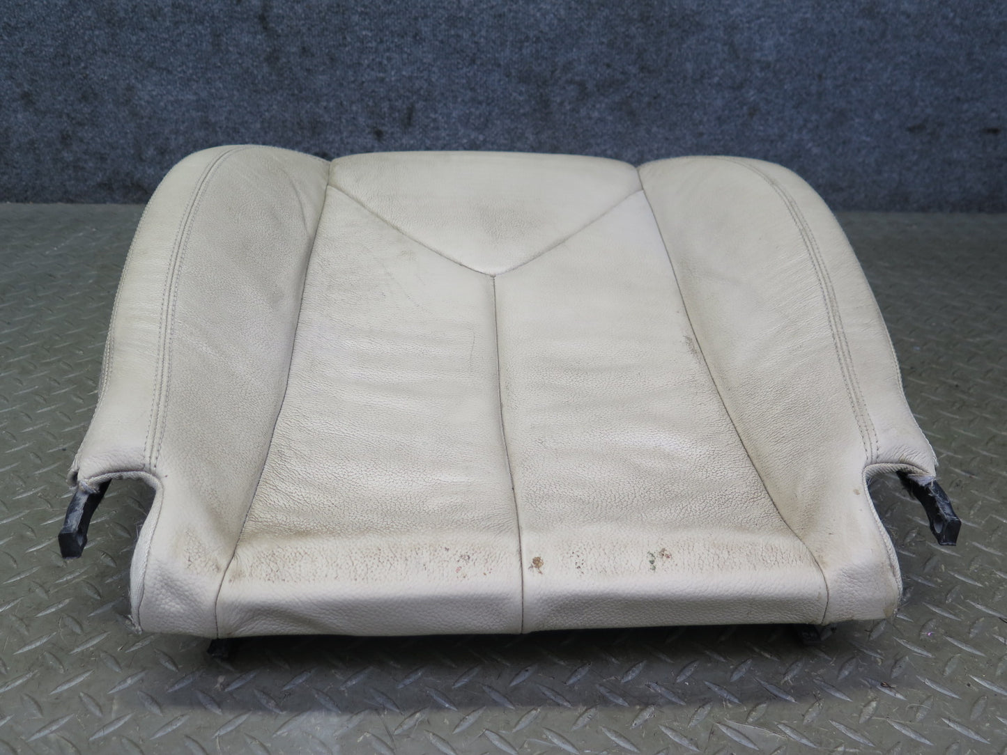 05-06 Mercedes R171 Slk-class Front Right Leather Seat Lower Cushion Beige OEM