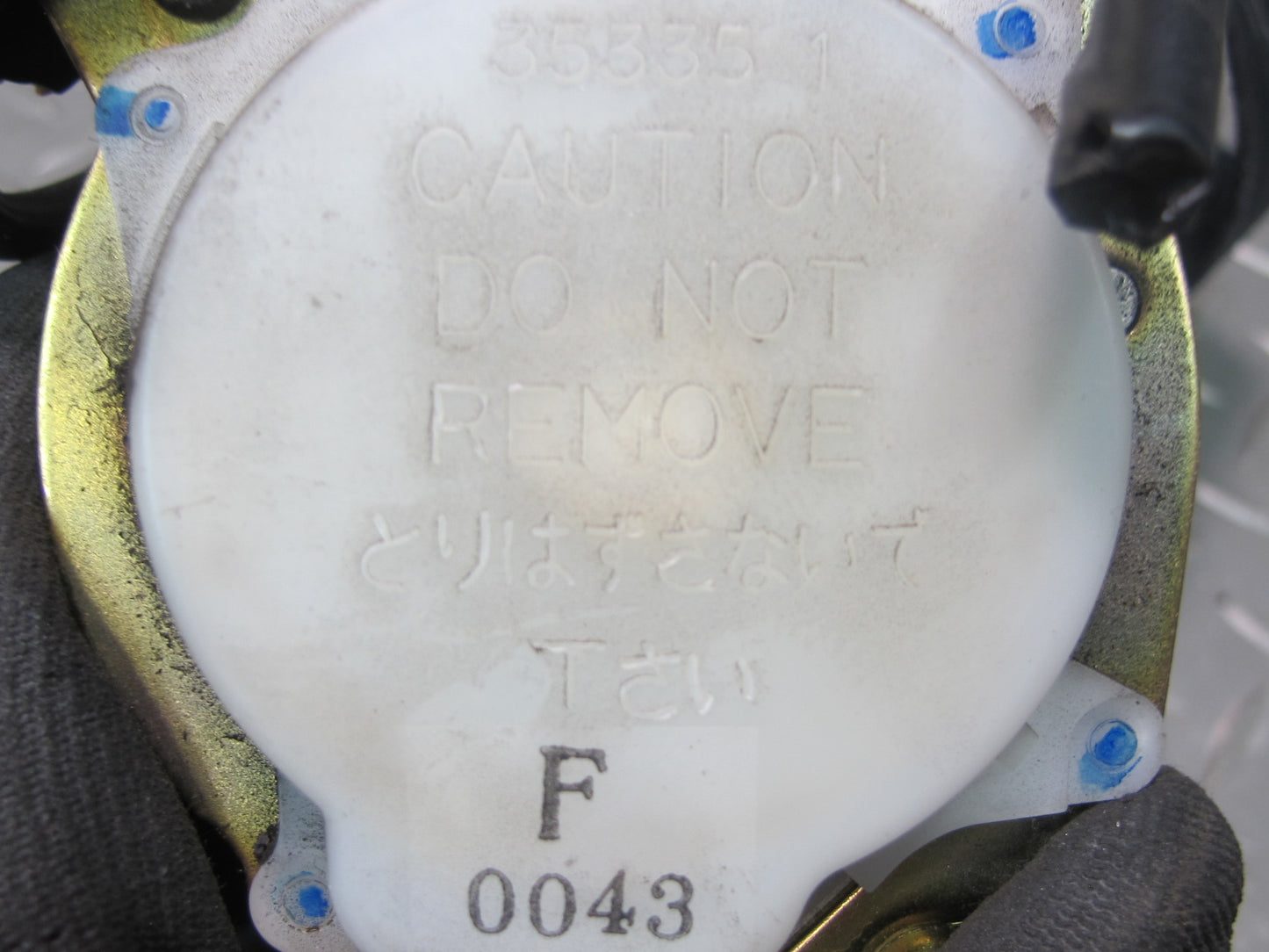 01-05 LEXUS IS300 FRONT RIGHT PASSENGER SIDE SEATBELT RETRACTOR SET OEM