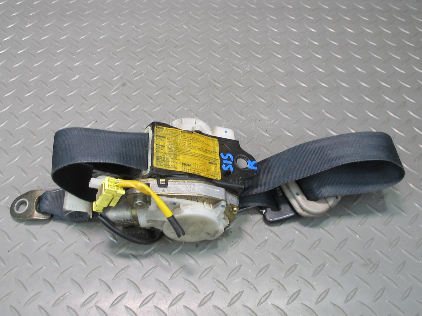 01-05 LEXUS IS300 FRONT RIGHT PASSENGER SIDE SEATBELT RETRACTOR SET OEM