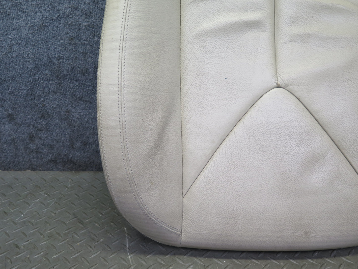 05-06 Mercedes R171 Slk-class Front Left Leather Seat Lower Cushion Beige OEM