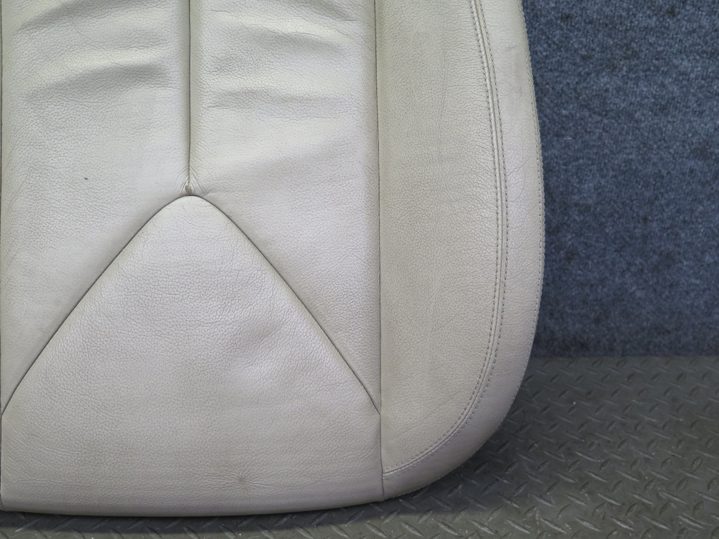 05-06 Mercedes R171 Slk-class Front Left Leather Seat Lower Cushion Beige OEM