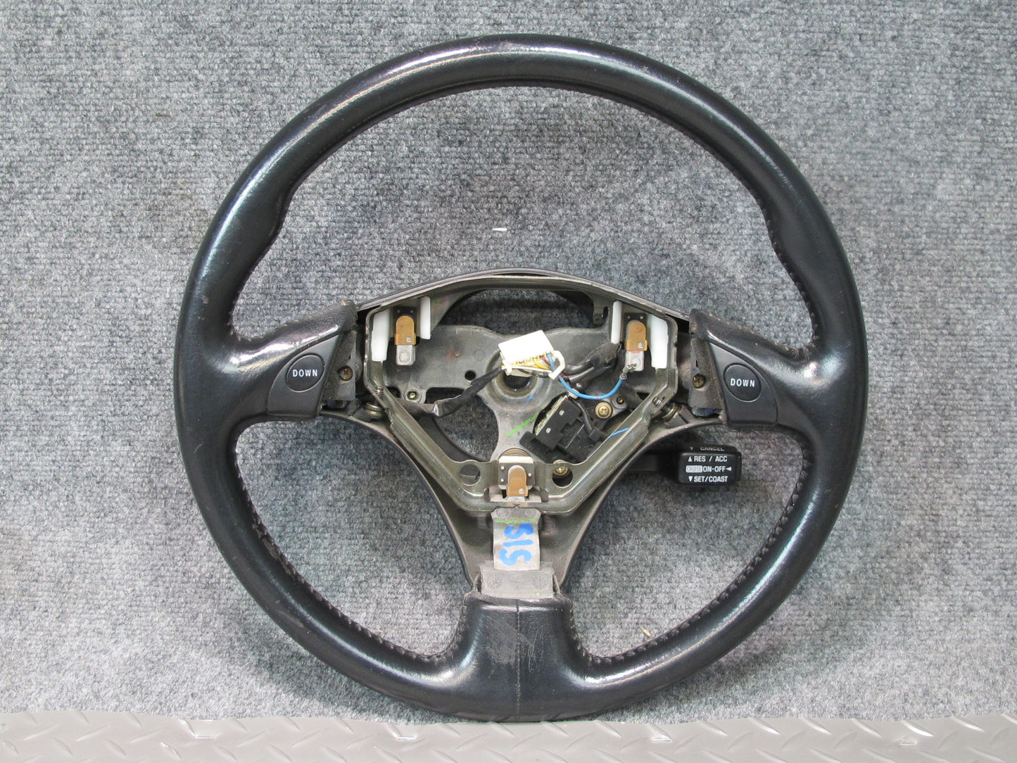 01-03 Lexus JCE10L IS300 A/T Leather Steering w Cruise & Controls OEM