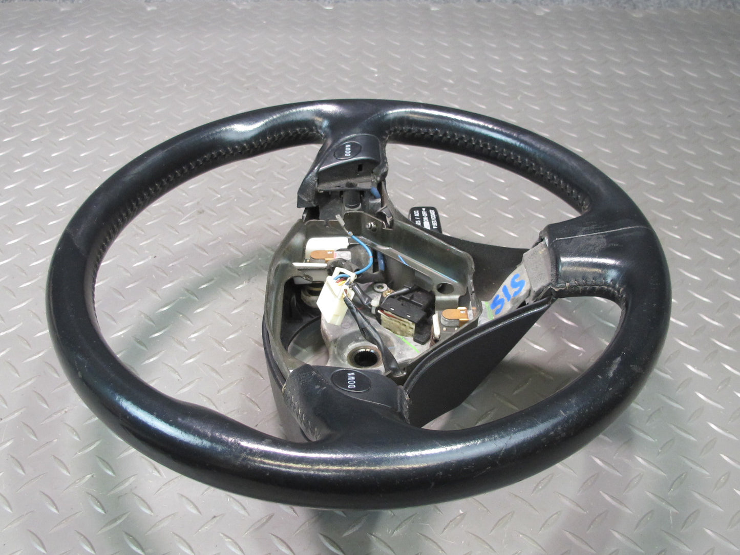 01-03 Lexus JCE10L IS300 A/T Leather Steering w Cruise & Controls OEM