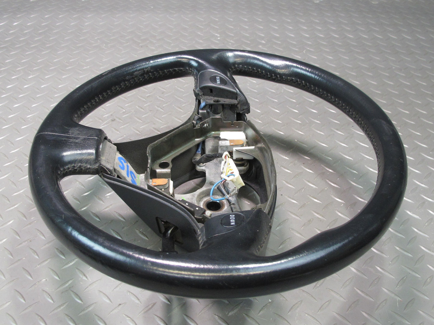 01-03 Lexus JCE10L IS300 A/T Leather Steering w Cruise & Controls OEM