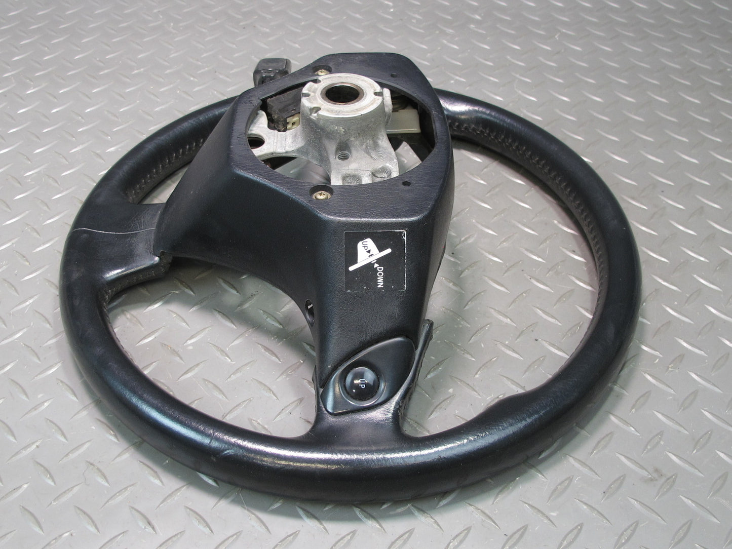 01-03 Lexus JCE10L IS300 A/T Leather Steering w Cruise & Controls OEM